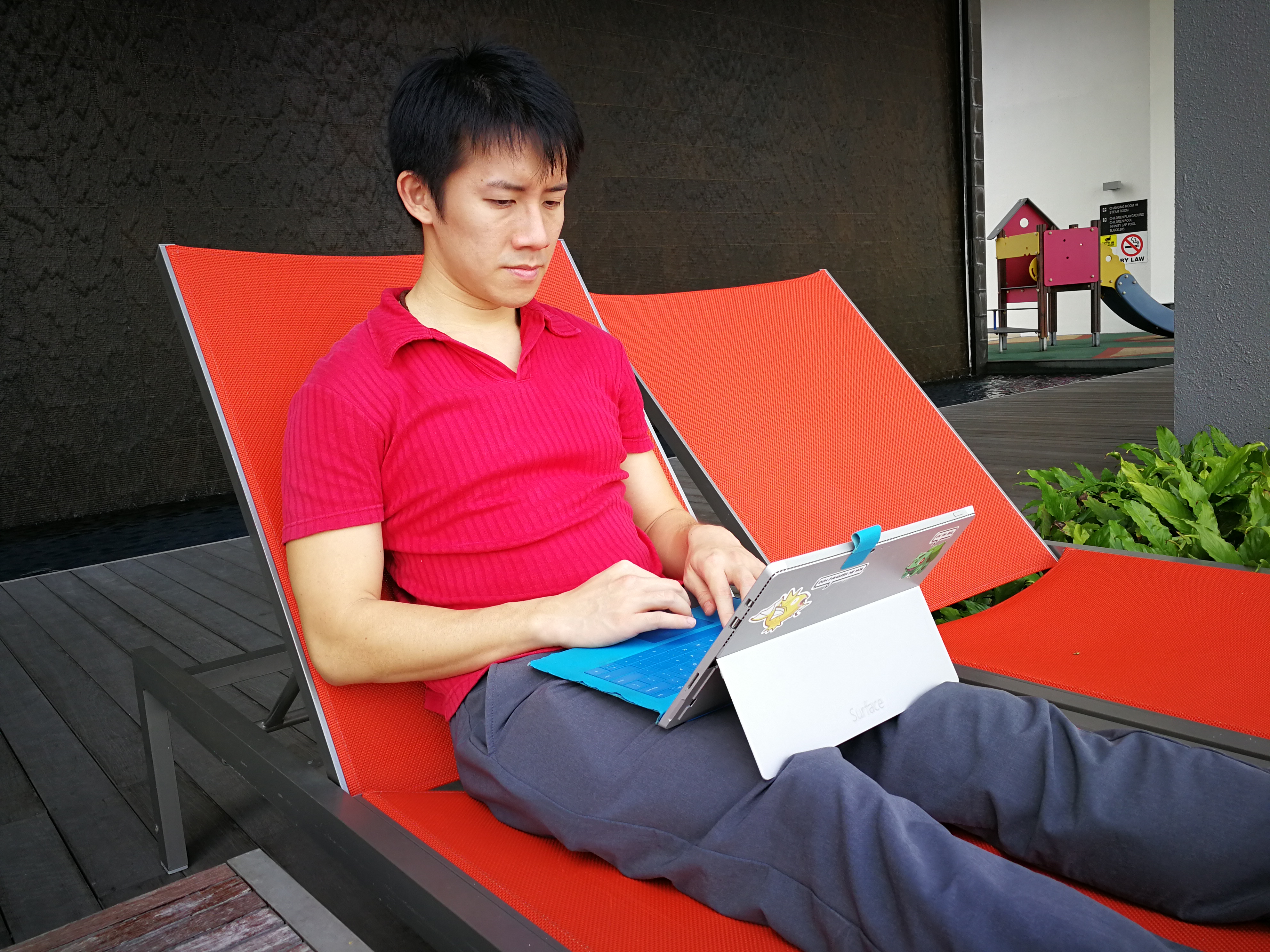 Terence Pek iotalents working at Southbank office chiling out by the pool freelancer winnng